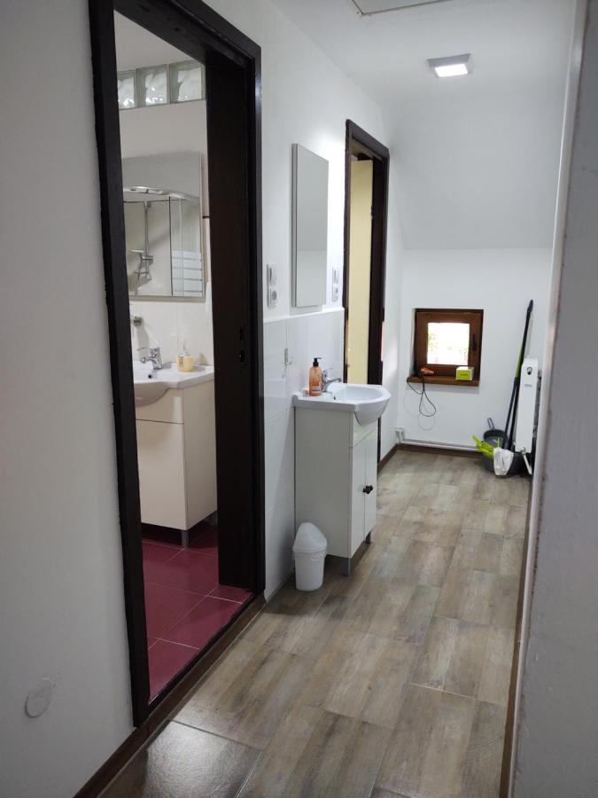 Vendel Guesthouse Lutoasa Екстериор снимка