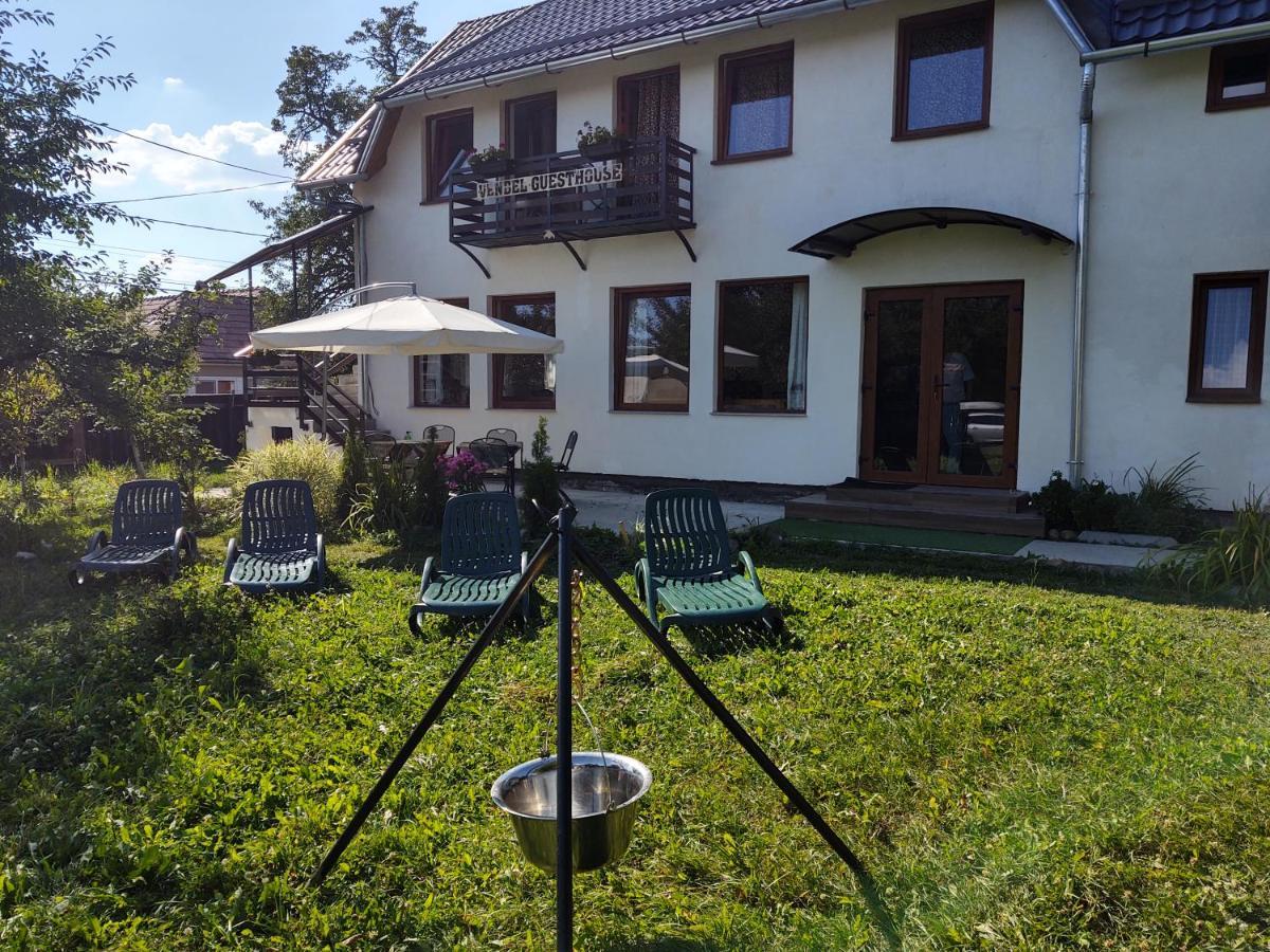 Vendel Guesthouse Lutoasa Екстериор снимка