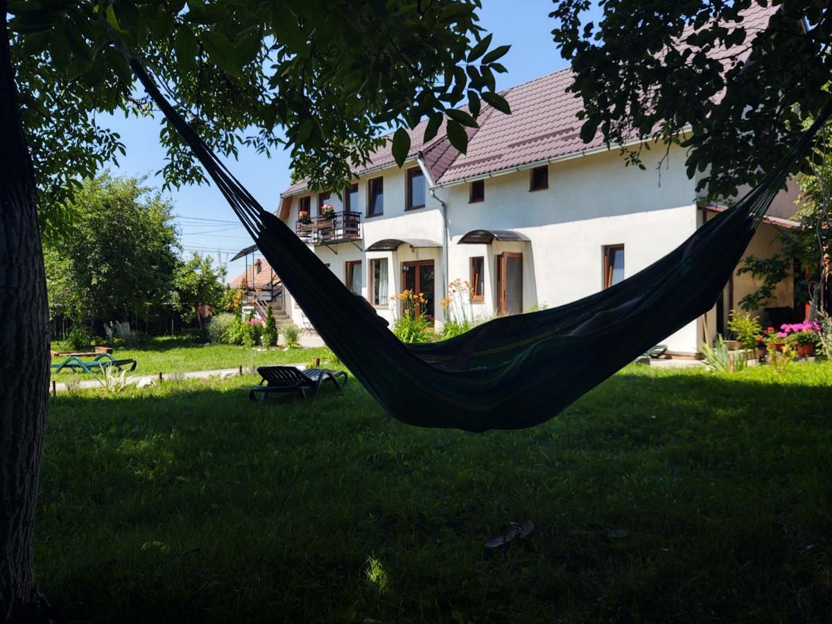 Vendel Guesthouse Lutoasa Екстериор снимка
