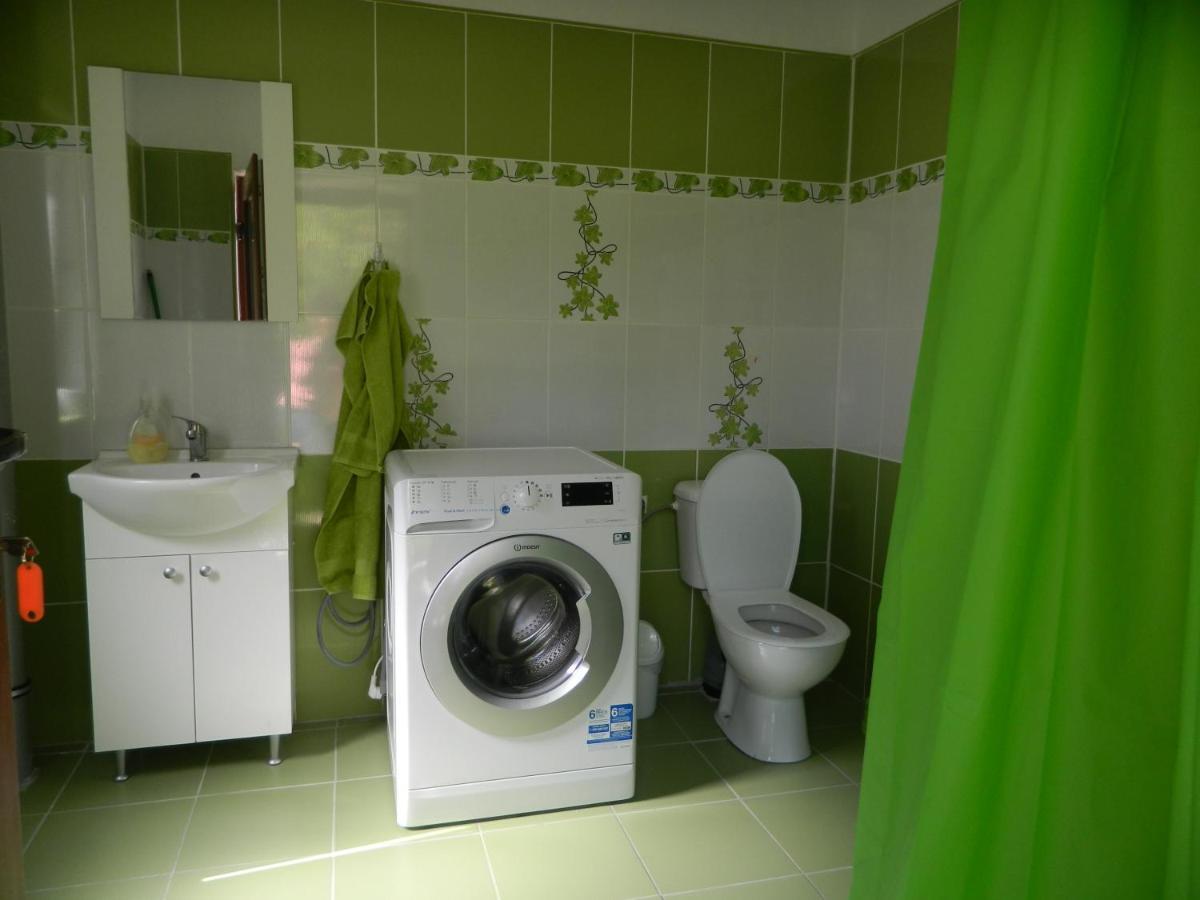 Vendel Guesthouse Lutoasa Екстериор снимка
